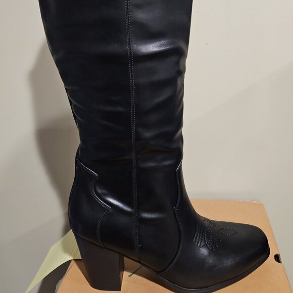Womens boots - Picture 1 of 3